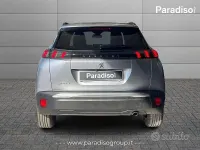 Usata Peugeot 2008 Allure 100 CV (73 kW) 2023 Grigio SUV