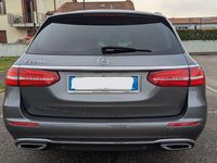 Usata Mercedes E220 Business 194 CV (142 kW) 2017 Grigio Station wagon