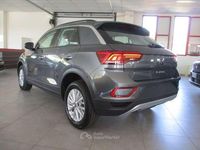 Nuova VW T-Roc Life 150 CV (110 kW) 2025 Indium grey SUV