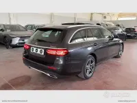 Usata Mercedes E300 Premium 194 CV (142 kW) 2022 Grigio Station wagon