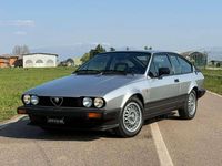 Usata Alfa Romeo GTV 131 CV (96 kW) 1983 Argento Coupé