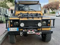 Usata Land Rover Defender 122 CV (89 kW) 2000 Giallo Station wagon