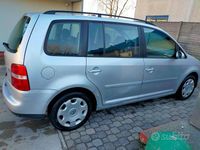 Usata VW Touran 105 CV (77 kW) 2005 Grigio Monovolume