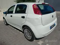 Usata Fiat Grande Punto 75 CV (55 kW) 2013 Bianco Utilitaria