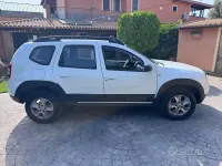 Usata Dacia Duster Lauréate 101 CV (74 kW) 2015 Bianco SUV