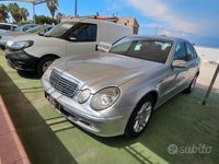 Usata Mercedes E270 176 CV (129 kW) 2003 Grigio Berlina