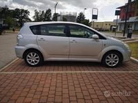 Usata Toyota Corolla Verso 2004 Grigio Monovolume