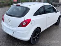 Usata Opel Corsa 86 CV (63 kW) 2011 Other Utilitaria