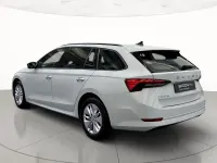 Usata Skoda Octavia Executive 150 CV (110 kW) 2023 Bianco luna metallizzato Station wagon