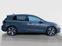 Usata VW Golf VIII Life 150 CV (110 kW) 2025 Grigio Berlina