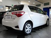 Usata Toyota Yaris Hybrid Business Edition 73 CV (53 kW) 2020 Bianco Berlina