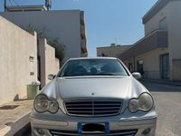 Usata Mercedes C200 122 CV (89 kW) 2004 Grigio Berlina