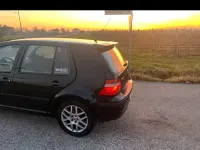 Usata VW Golf IV 101 CV (74 kW) 2005 Nero Berlina