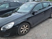 Usata Volvo V60 Kinetic 163 CV (119 kW) 2012 Nero Station wagon