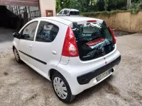 Käytetty Peugeot 107 68 HP (50 kW) 2008 Valkoinen Viistoperä