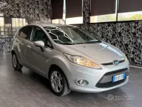 Usata Ford Fiesta Titanium 82 CV (60 kW) 2011 Grigio Berlina