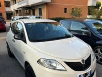 usata Lancia Ypsilon Ypsilon 1.2 69 CV 5 porte Gold