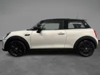Usata Mini Cooper SE Classic 135 kW (184 CV) 2022 White silver metallizzato Utilitaria