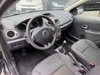 Usata Renault Clio II Dynamique 75 CV (55 kW) 2010 Grigio Berlina
