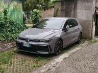 Usata VW Golf VIII R-line Plus 150 CV (110 kW) 2024 Grigio Berlina