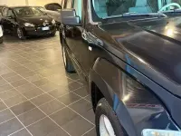 Usata Jeep Cherokee 177 CV (130 kW) 2009 Nero SUV