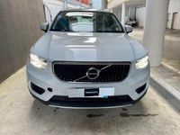 Usata Volvo XC40 Business Edition 150 CV (110 kW) 2019 729 argento ghiacciaio SUV