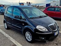 Begagnad Lancia Musa 95 HK (69 kW) 2011 Svart Minibuss