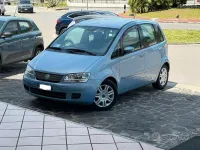 Usata Fiat Idea 95 CV (69 kW) 2006 Bluazzurro Monovolume