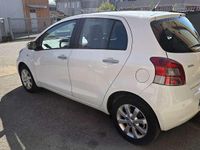 Usata Toyota Yaris Sol 69 CV (50 kW) 2011 Bianco Utilitaria