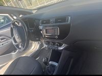 Usata Kia Rio 75 CV (55 kW) 2015 Bianco Berlina