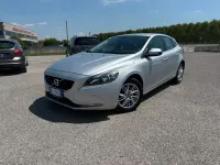 Usata Volvo V40 120 CV (88 kW) 2016 Argento Station wagon