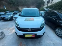 Usata Fiat Doblò Lounge 90 CV (66 kW) 2015 Bianco Monovolume