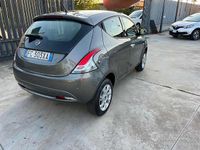 Usata Lancia Ypsilon Platinum 85 CV (62 kW) 2016 Grigio scuro Utilitaria