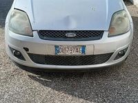 Usata Ford Fiesta 68 CV (50 kW) 2007 Grigio Utilitaria