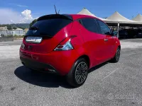 Usata Lancia Ypsilon Gold 69 CV (50 kW) 2023 Rosso Utilitaria