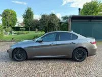 Second-hand Alfa Romeo Giulia 150 CP (110 kW) 2017 Gri Berlinǎ