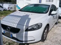 Usata Volvo V40 Kinetic 120 CV (88 kW) 2016 Bianco Berlina