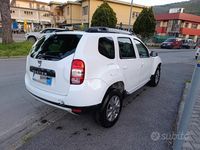 Usata Dacia Duster Lauréate 110 CV (80 kW) 2014 Bianco SUV