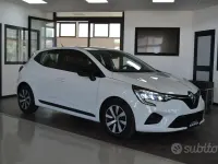 Usata Renault Clio V Equilibre 101 CV (74 kW) 2023 Bianco Berlina