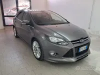 Usado Ford Focus 163 HP (119 kW) 2012 Cinzento Carrinha