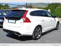 Usata Volvo V60 R-Design 136 CV (100 kW) 2013 Bianco Station wagon