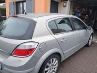 Usata Opel Astra 105 CV (77 kW) 2006 Argento Berlina