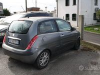 Usata Lancia Ypsilon 95 CV (69 kW) 2004 Grigio Utilitaria