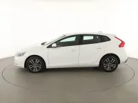 Usata Volvo V40 120 CV (88 kW) 2018 Bianco Station wagon