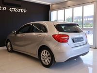 Usata Mercedes A180 109 CV (80 kW) 2015 Argento Berlina