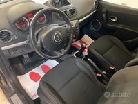Usata Renault Clio II 103 CV (75 kW) 2011 Grigio Berlina