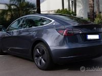 Usata Tesla Model 3 Standard Range Plus 250 kW (341 CV) 2019 Grigio Berlina