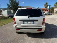 Usata Jeep Grand Cherokee Overland 218 CV (160 kW) 2006 Grigio SUV