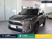 Usata Toyota Yaris Cross 92 CV (67 kW) 2022 Verde / green SUV