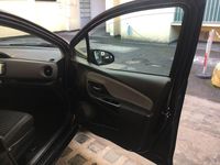 Usata Toyota Yaris Hybrid Active 73 CV (53 kW) 2017 Nero Berlina